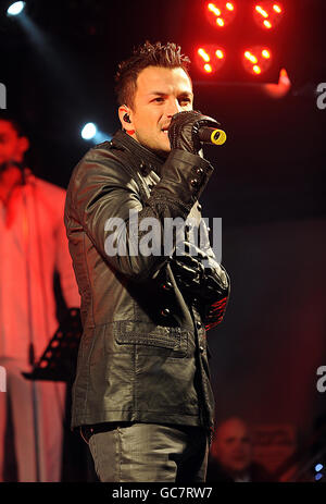 Peter Andre performance - London Stock Photo