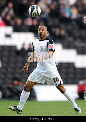 Soccer - Coca-Cola Football League One - Milton Keynes Dons v Brentford - stadium:mk. Jason Puncheon, Milton Keynes Dons Stock Photo