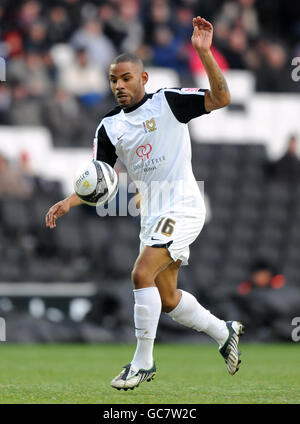 Soccer - Coca-Cola Football League One - Milton Keynes Dons v Brentford - stadium:mk. Jason Puncheon, Milton Keynes Dons Stock Photo