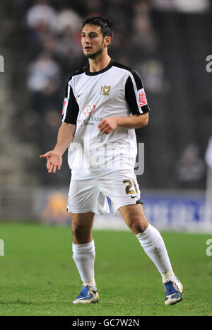 Soccer - Coca-Cola Football League One - Milton Keynes Dons v Brentford - stadium:mk. Luke Howell, Milton Keynes Dons Stock Photo