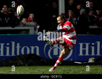 Rugby Union - Guinness Premiership - Gloucester v Worcester Warriors - Kingsholm. Gloucester's Carlos Spencer misses the conversion to the final try during the Guinness Premiership match at Kingsholm, Gloucester.
