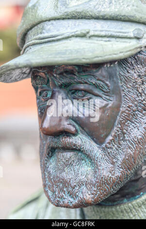 Captain Henry Cain statue, The Old Landing Service Building, George Street, Timaru, Canterbury, South Island, New Zealand Stock Photo