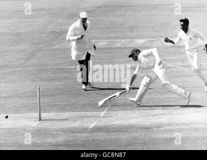 Cricket - Middlesex v Yorkshire - Britannic Assurance County Championship 1986 - first day - Lord's Cricket Ground Stock Photo