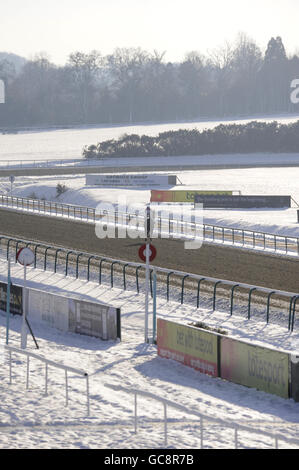 Horse Racing - Lingfield Racecourse. A general view of snow at Lingfield Racecourse Stock Photo
