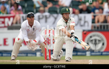 Cricket - Fourth Test - South Africa v England - Day Three - Wanderers Stadium. South Africa's Mark Boucher bats during the fourth Test at Wanderers Stadium, Johannesburg, South Africa. Stock Photo