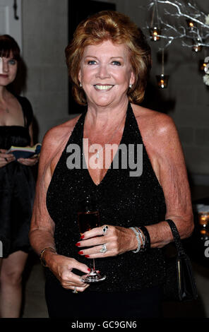 Cilla Black attends a dinner at Cove Spring House hosted by Mr Ajmal Khan to raise funds for Haiti in Bridgetown, Barbados, which was attended by Prince Harry. Stock Photo