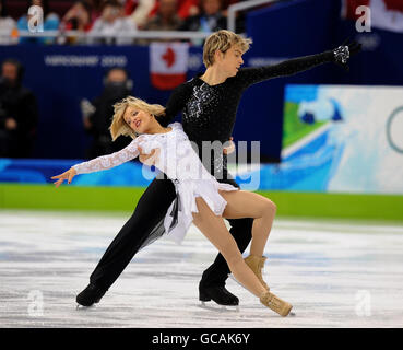 Great Britain's Penny Coomes and Nicholas Buckland in action during their Free Dance in the Figure Skating Ice Dance during the 2010 Winter Olympics at the Pacific Coliseum, Vancouver, Canada. Stock Photo