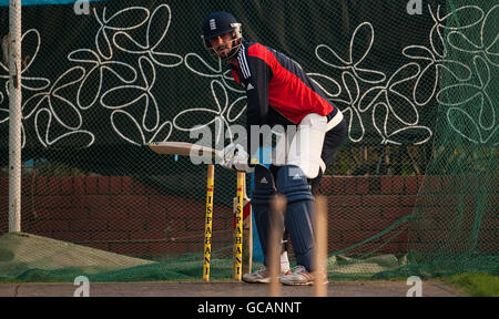 Cricket - England Nets Session - Shere Bangla National Stadium - Bangladesh. England's Kevin Pietersen during a nets session at the Shere Bangla National Stadium, Mirpur, Dhaka, Bangladesh. Stock Photo