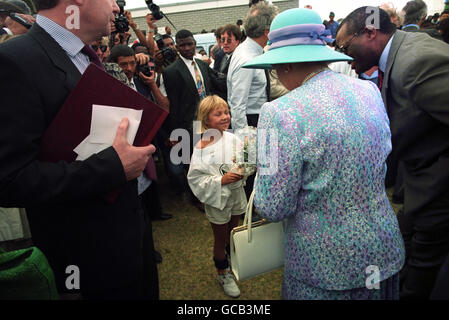 Royalty - Queen Elizabeth II Visit to South Africa - Cape Town Stock Photo