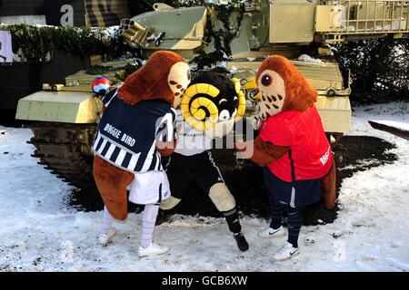 (left to right) West Bromwich Albion mascot Baggie Bird, Derby County mascot Rammie and West Bromwich Albion junior mascot Baggie Bird Junior at the help for heroes tanks a lot day Stock Photo