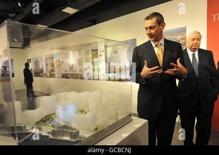 Architect James Timberlake, of design company Kieran Timberlake shows his winning design for the proposed new American Embassy for London, which was unveiled at the The Building Centre, in London, by US ambassador Louis B Susman, right. Stock Photo