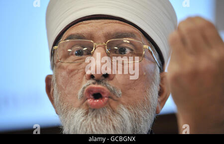 Muslim leader issues fatwa condemning terrorism Stock Photo