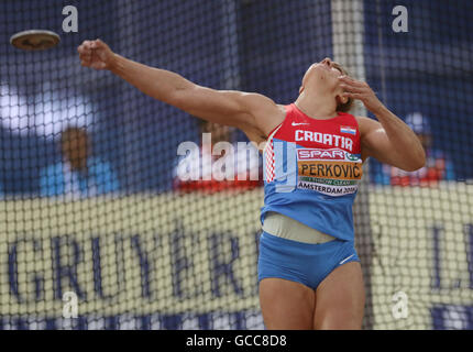 Amsterdam, The Netherlands. 08th July, 2016. Sandra Perkovic from Croatia competes in the Women's Discus Throw Final at the European Athletics Championships at the Olympic Stadium in Amsterdam, The Netherlands, 08 July 2016. Photo: Michael Kappeler/dpa/Alamy Live News Stock Photo