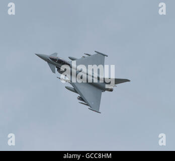 RAF Fairford, Gloucestershire. 8th July, 2016. Day 1 of the Royal International Air Tattoo (RIAT) with international military aircraft on display from around the world. Credit:  aviationimages/Alamy Live News. Stock Photo