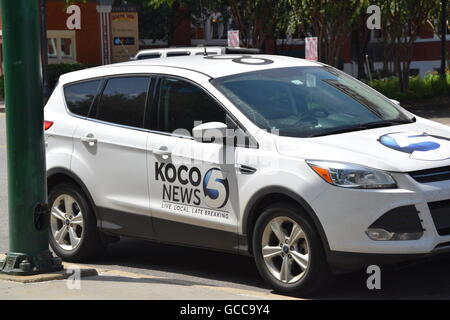 Dallas, Texas, USA. 8th July, 2016. Oklahoma City, OK news van outside Dallas Police Headquarters. Credit:  Hum Images/Alamy Live News Stock Photo