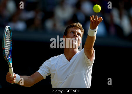 London, Britain. 8th July, 2016. Tomas Berdych of the Czech Republic serves during the men's singles semifinal with Andy Murray of Britain on Day 11 at the Championships Wimbledon 2016 in London, Britain, on July 8, 2016. Credit:  Ye Pingfan/Xinhua/Alamy Live News Stock Photo