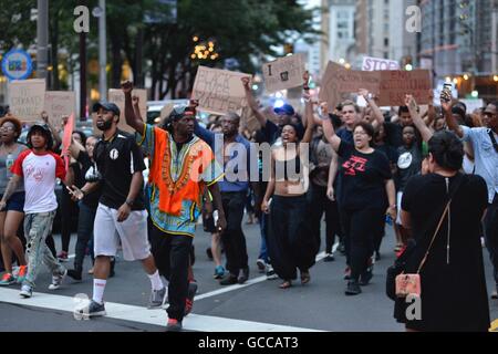 Philadelphia, Pennsylvania, USA. 8th July, 2016. In multiple smaller groups spread out over the city several hundred protestors took to the street in Philadelphia, Pennsylvania on July 8th, 2016 in protest of the recent police involved shootings around the country. Credit:  Bastiaan Slabbers/ZUMA Wire/Alamy Live News Stock Photo