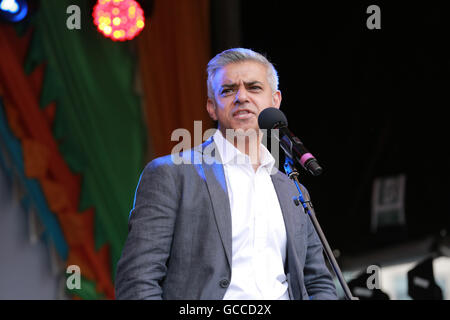 Trafalgar Square, Westminster, London, UK, 9th July 2016, Mayor of London, Sadiq Khan Sadiq Khan Sadiq Khan celebrating Eid celebrations for the first time as Mayor of London with fellow Londoners and Muslims Credit:  Richard Soans/Alamy Live News Stock Photo