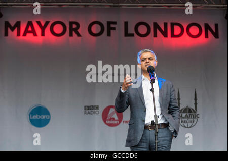 London, UK.  9 July 2016.  London's first Muslim Mayor of London,  Sadiq Khan, addresses large crowds on stage at the EID festival in Trafalgar Square. Credit:  Stephen Chung / Alamy Live News Stock Photo