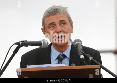 Durham, UK. 9th July, 2016. Dave Prentis, of UNISON, speaking at the Durham Miners' Gala in Durham, England. The 2016 event was the 132nd 'Big Meeting'. Credit:  Stuart Forster/Alamy Live News Stock Photo