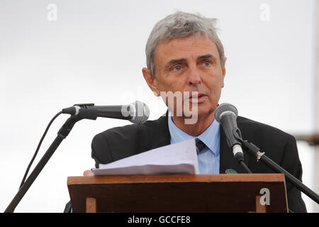 Durham, UK. 9th July, 2016. Dave Prentis, of UNISON, speaking at the Durham Miners' Gala in Durham, England. The 2016 event was the 132nd 'Big Meeting'. Credit:  Stuart Forster/Alamy Live News Stock Photo