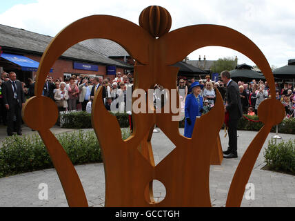 Queen Elizabeth II unveils a sculpture to mark the 200th anniversary of racing, during a visit to Musselburgh Racecourse in East Lothian, Scotland. Stock Photo