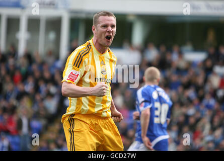 Soccer - Coca-Cola Football League Championship - Peterborough United v Newcastle United - London Road Ground. Newcastle United's Kevin Nolan celebrates scoring the equalizing goal Stock Photo