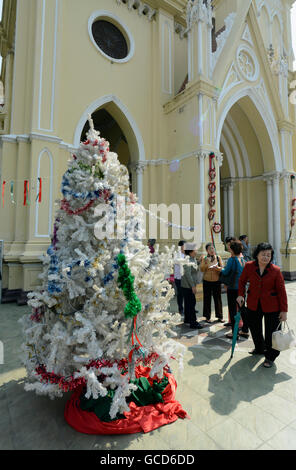 the assumption cathedral on christmas in the cityquater of Bangrak at the Mae Nam Chao Phraya River in the city of Bangkok in Th Stock Photo