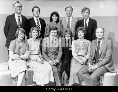 The BBC's Election Night team line-up with its anchor, David Dimbleby. front row, from left: Linda Alexander, Selina Scott, David Dimbleby, Esther Rantzen, Valerie Singleton, and Peter Snow. Back row, from left: John Cole, Donald MacCormick, Joan Bakewell, Richard Lindley and Fred Emery. The one presenter who is missing is reporter Vincent Hanna. Stock Photo