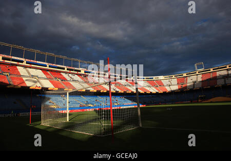 Soccer - UEFA Europa League - Semi Final - First Leg - Atletico Madrid v Liverpool - Vicente Calderon Stadium Stock Photo