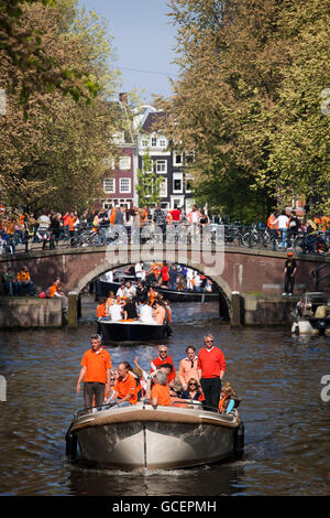 Queens Day celebrations, 30th April 2009, Prinsengracht, Amsterdam, Holland, Netherlands, Europe Stock Photo