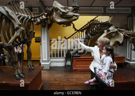 Minister for Social and Family affairs Mary Hanafin with her niece Ellen Leahy 4 as she officially opened the refurbished Natural History Museum in Dublin today. Stock Photo