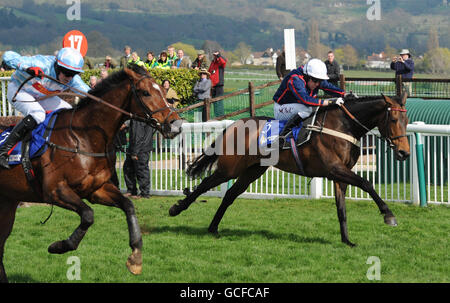 Horse Racing - The April Meeting - Cheltenham Racecourse Stock Photo