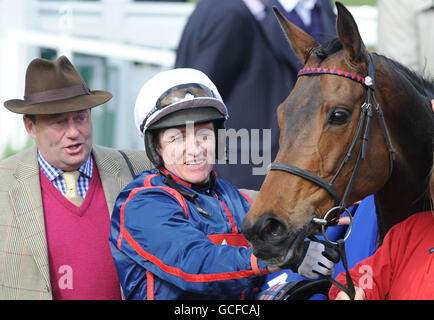 Horse Racing - The April Meeting - Cheltenham Racecourse Stock Photo