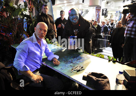 Stephen Lang at the exclusive launch of Avatar on DVD, at HMV in Oxford St, central London. Stock Photo