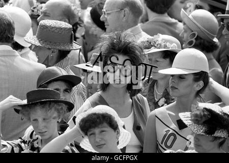 Horse Racing - Royal Ascot 1984. A young lady at the Royal Ascot race meeting in Berkshire, where she sported an enormous pair of Ascot spectacles. Stock Photo