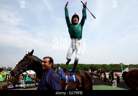 Horse Racing - Ladies Day - Chepstow Racecourse Stock Photo