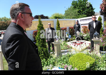Security guards at the BMI Ace of Diamonds garden at the first day of the Chelsea Flower Show today, which contains 20 million worth of diamonds. Stock Photo