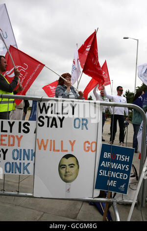 British Airways cabin crew take part in the second five day strike as the dispute with the airline continues, at Hatton Cross near Heathrow Airport, Middlesex. Stock Photo