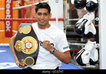 Boxing - Amir Khan Press Call - Gloves Community Centre Stock Photo