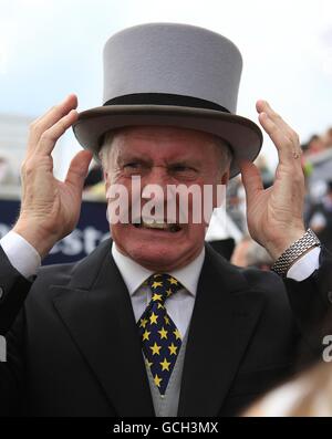 Horse Racing - Investec Derby Festival - Investec Derby Day - Epsom Racecourse. Sir Geoff Hurst during Derby Day at Epsom Racecourse Stock Photo