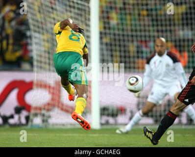 South Africa s Siphiwe Tshabalala L Scores The 1 0 Against Mexico s south-africa-s-siphiwe-tshabalala-l-scores-the-1-0-against-mexico-s