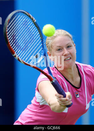 Great Britain's Melanie South in action in her doubles match with partner with Anne Keothavong against Virginia Ruano Pascual and Meghann Shaughnessy, during the AEGON International at Devonshire Park, Eastbourne. Stock Photo