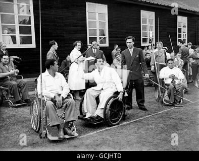 7th Annual International Inter Spinal Unit Sports Festival - Stoke Mandeville Hospital. Egyptian Javellin throwers L-R: L Mira and I Taufik Stock Photo