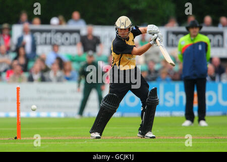 Warwickshire's Jonathan Trott in action against Worcestershire Stock Photo