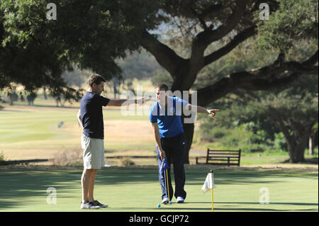 Soccer - Soccer - 2010 FIFA World Cup South Africa - England Relax on Golf Course - Gary Player Golf Course Stock Photo