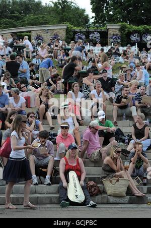 Tennis - 2010 Wimbledon Championships - Day Five - The All England Lawn Tennis and Croquet Club Stock Photo