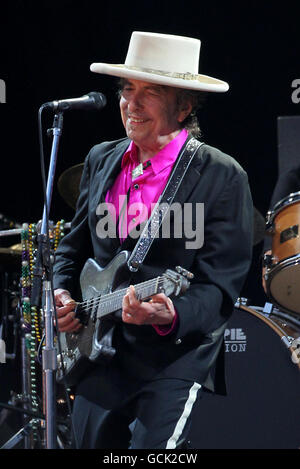 Hop Farm Festival. Bob Dylan performs on stage at the Hop Farm Festival ...