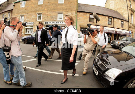 Northumbria Police Temporary Chief Constable Sue Sim arrives at the Jubilee Hall for a police briefing in Rothbury, Northumberland, as the hunt for Raoul Moat continues. Stock Photo