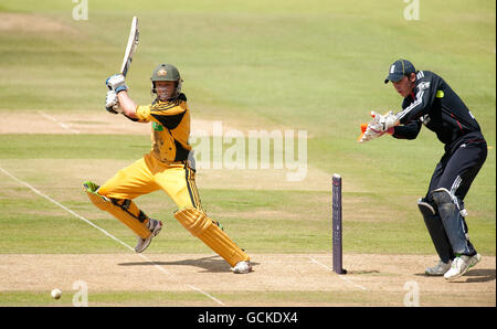 Cricket - NatWest Series - Fifth One Day International - England v Australia - Lord's. Australia's Michael Hussey bats during the Fifth Natwest One Day International at Lord's, London. Stock Photo